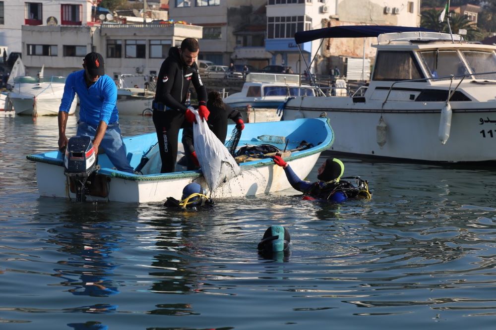 «دعم المياه والبيئة» يعزز جهود المغرب لمكافحة النفايات البحرية